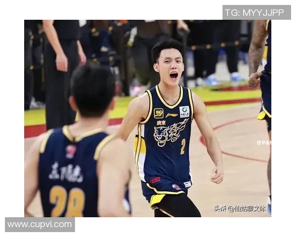 徐杰抛投绝技再现CBA赛场引发热议球迷纷纷点赞他的精彩表现